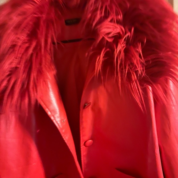 Jazzy (detachable collar) red jacket - Picture 2 of 2